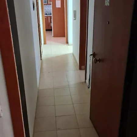 Pallati Bardhe E Blu *